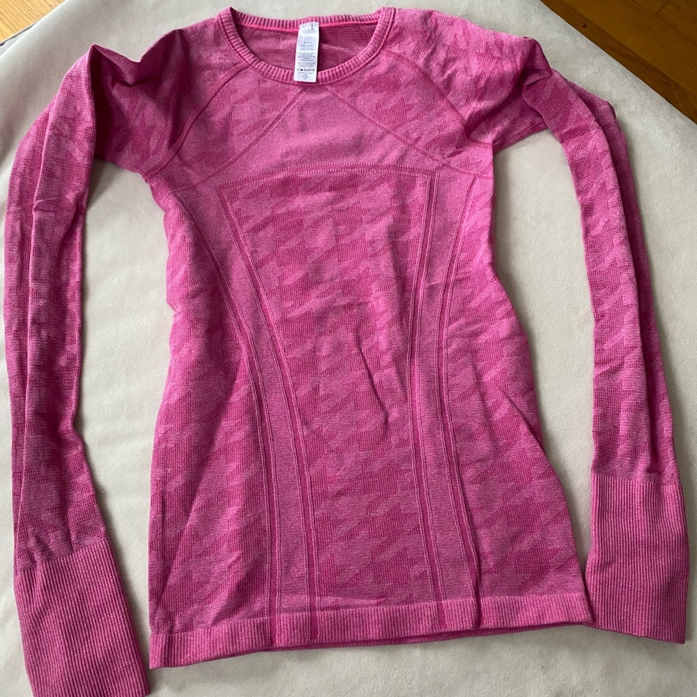 Ivivva (Lululemon brand) long sleeve tee